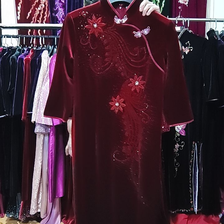 酒红色金丝绒重工中长旗袍2XL120-130斤胸106腰92内