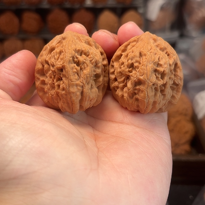 1文玩核桃招财狮子40-482