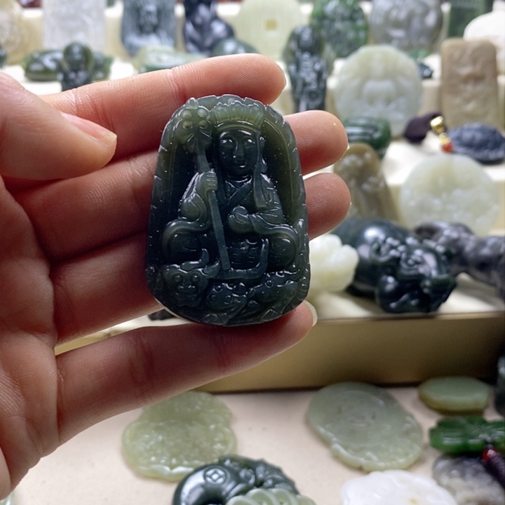 和田玉颈饰未镶嵌