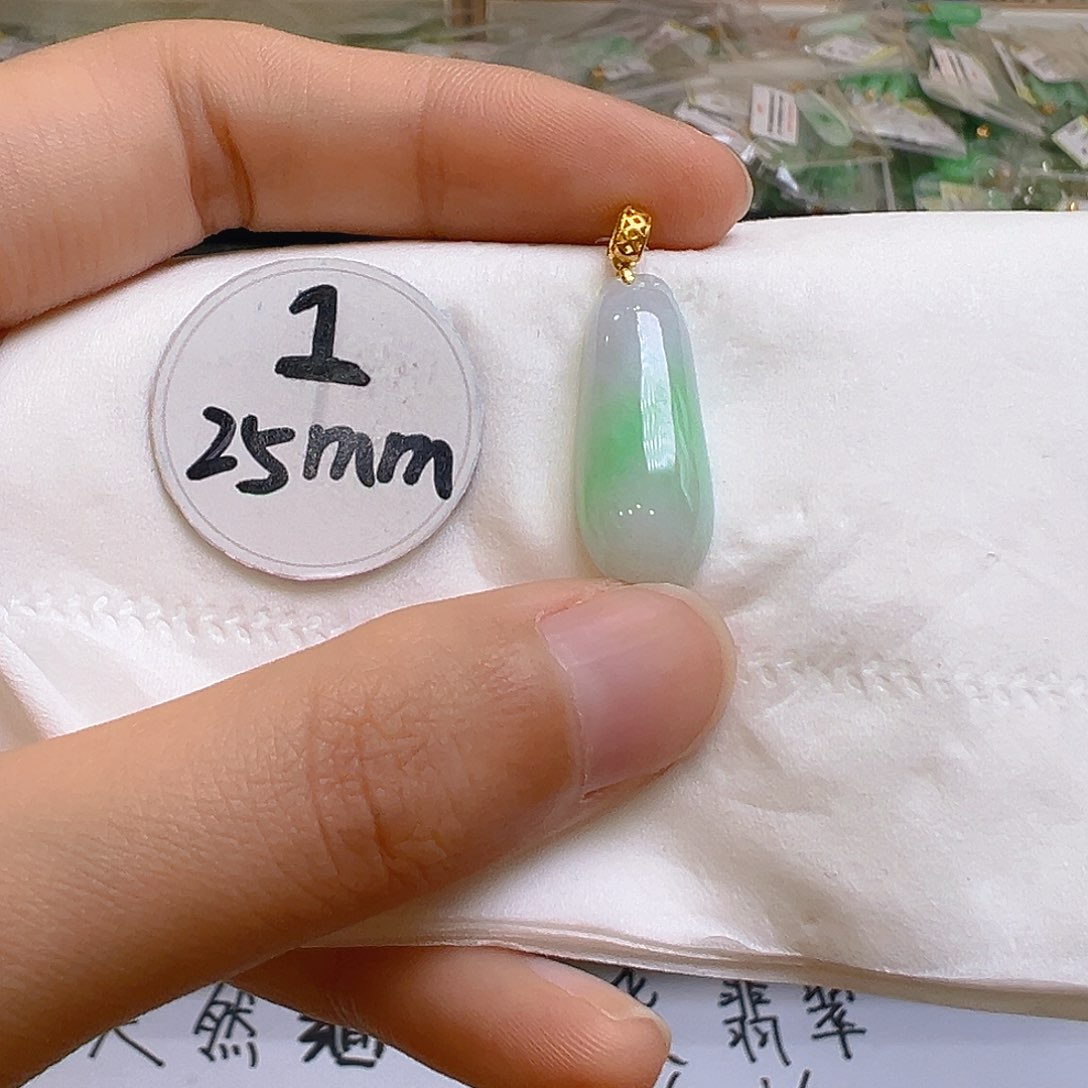 翡翠颈饰18K金镶嵌翡翠