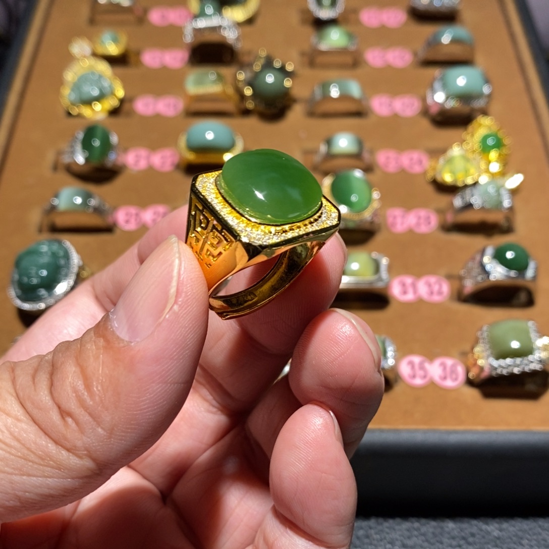 和田玉未镶嵌戒指