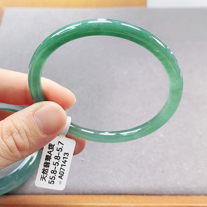 【闪购商品】翡翠手镯（圆镯）未镶嵌