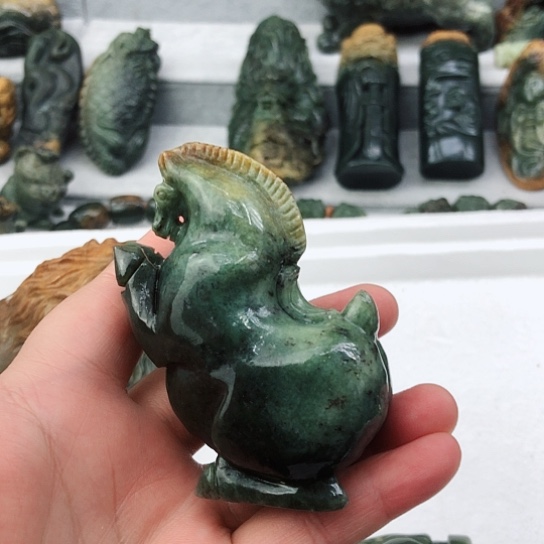 未镶嵌岫岩河磨玉（透闪石质玉）把件舵***G