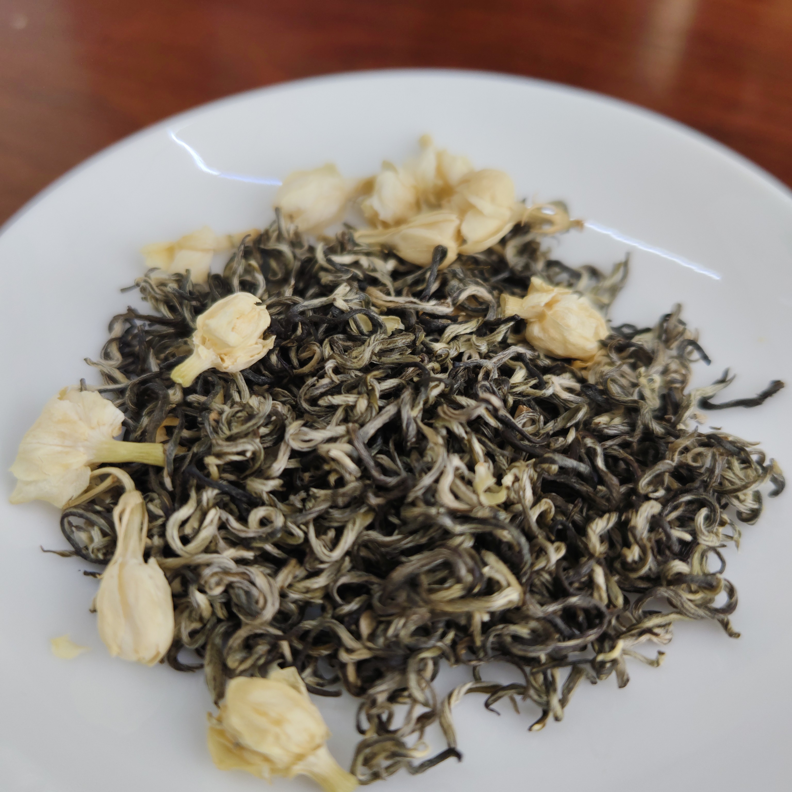 茉莉花茶 碧潭飘雪烘青绿茶 茉莉鲜花 玉兰鲜花