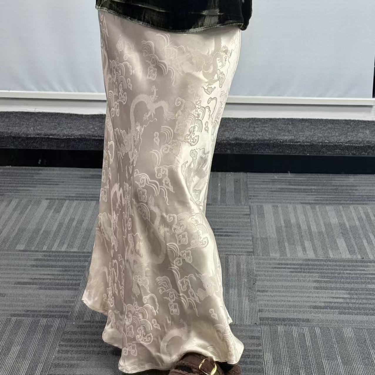 100%桑蚕丝！白色重缎飞龙在天鱼尾裙