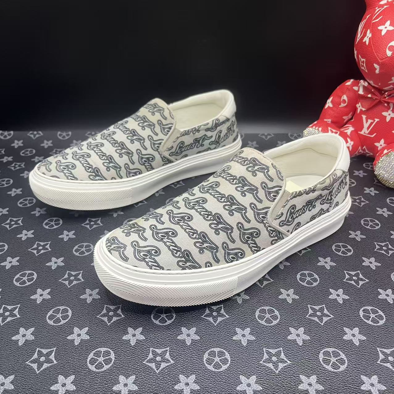 95新 LouisVuitton/路易威登 黑白弹幕logo一脚蹬39码数 ddm2897