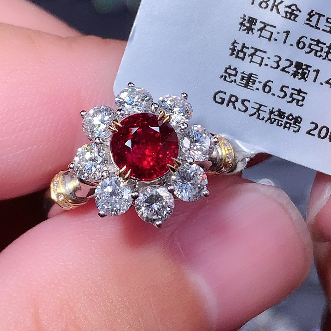 红宝石18K金镶嵌戒指