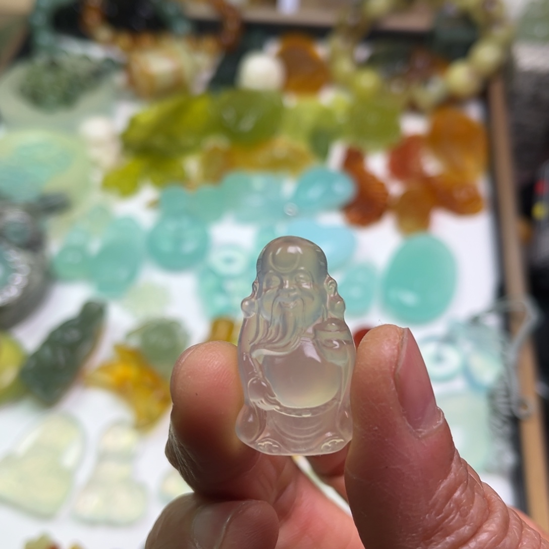 蛇纹石玉未镶嵌颈饰