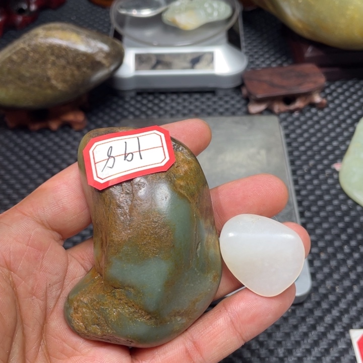 颈饰未镶嵌和田玉一****牙198