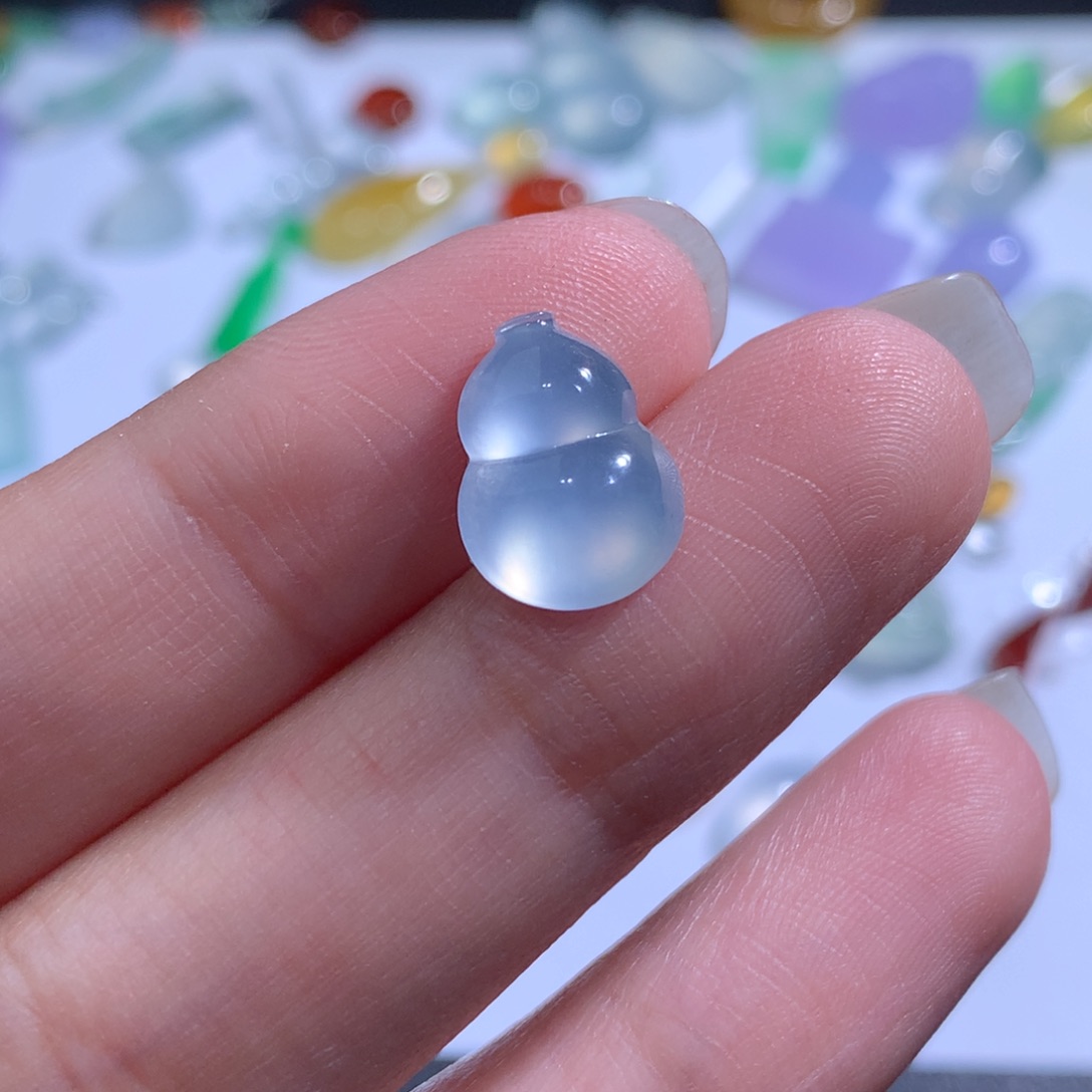 翡翠颈饰未镶嵌11.9 9.0 4.0