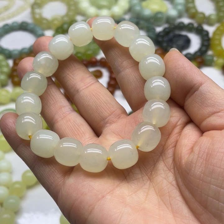 蛇纹石玉手串未镶嵌顺****了