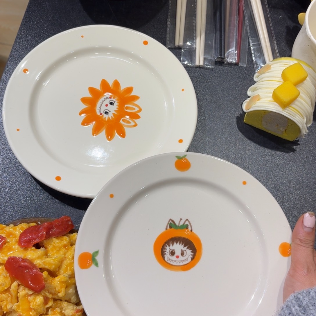 瓷微瑕两个8寸介意勿拍