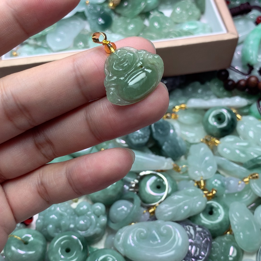 颈饰未镶嵌翡翠1