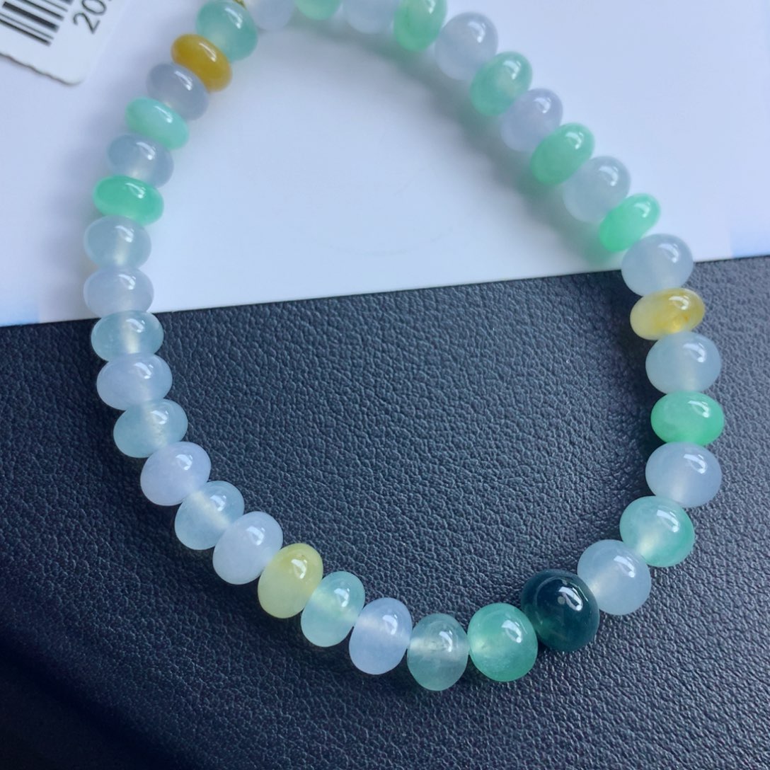 翡翠颈饰未镶嵌手串