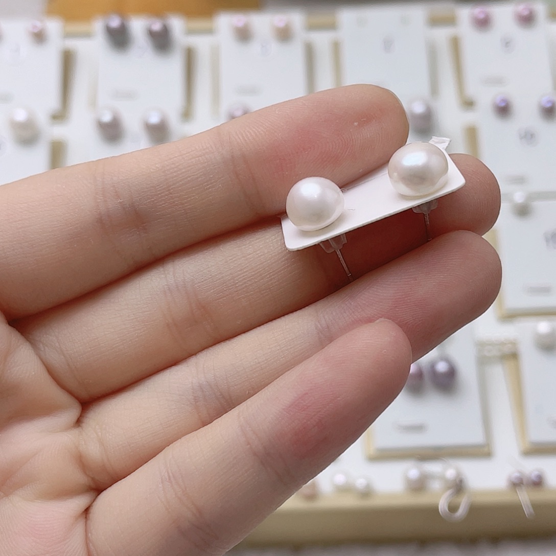 一***光银S925镶嵌淡水珍珠耳饰