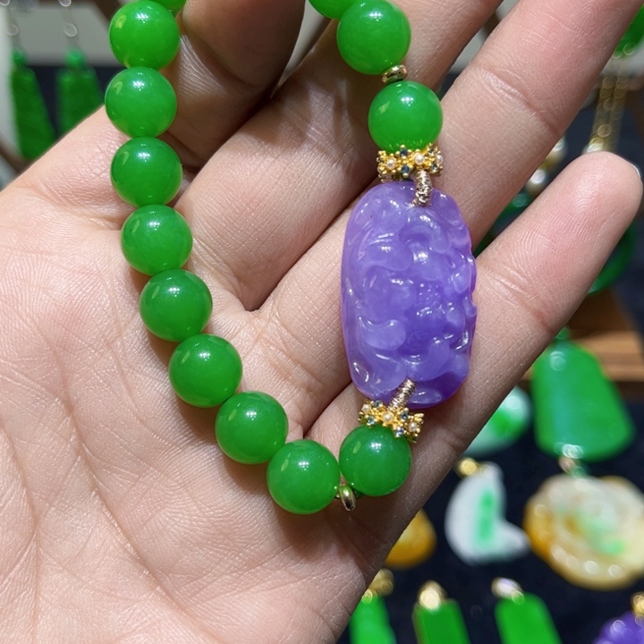 翡翠颈饰未镶嵌手链