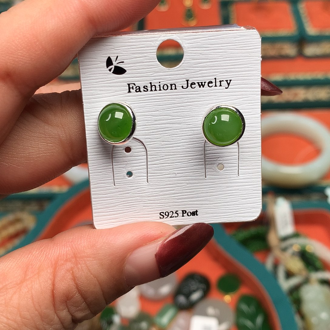 和田玉未镶嵌耳饰