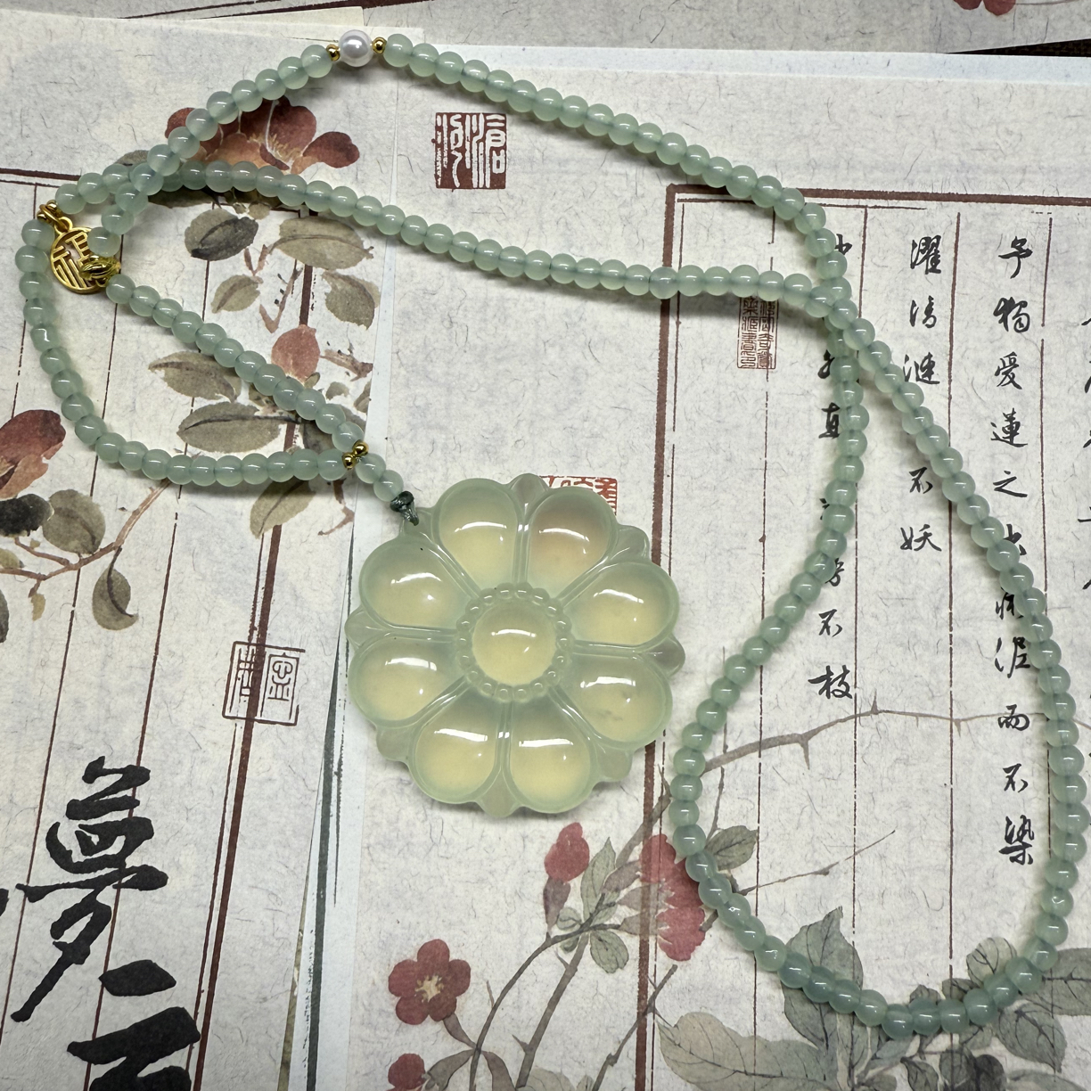 精品双面雕工冰透太阳花毛衣链
