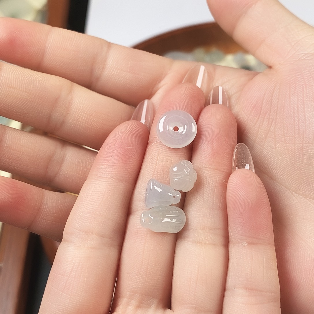 翡翠未镶嵌挂件翡翠