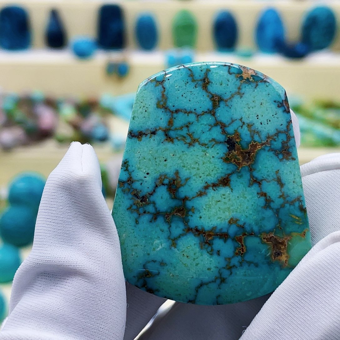 绿松石颈饰未镶嵌