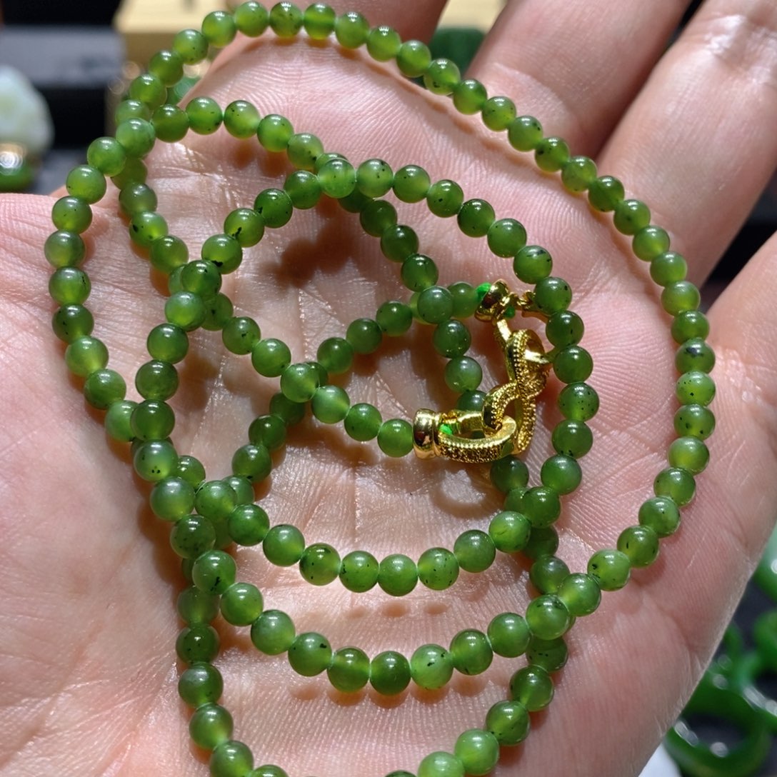 和田玉（碧玉）颈饰未镶嵌