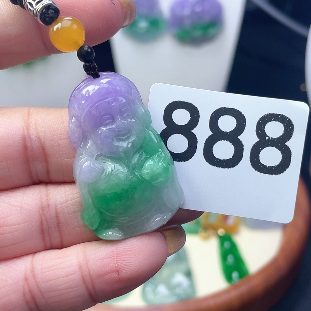 翡翠吊坠(赠链)未镶嵌