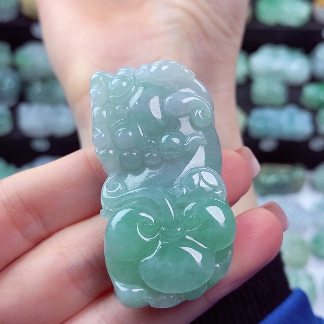 翡翠颈饰未镶嵌天然