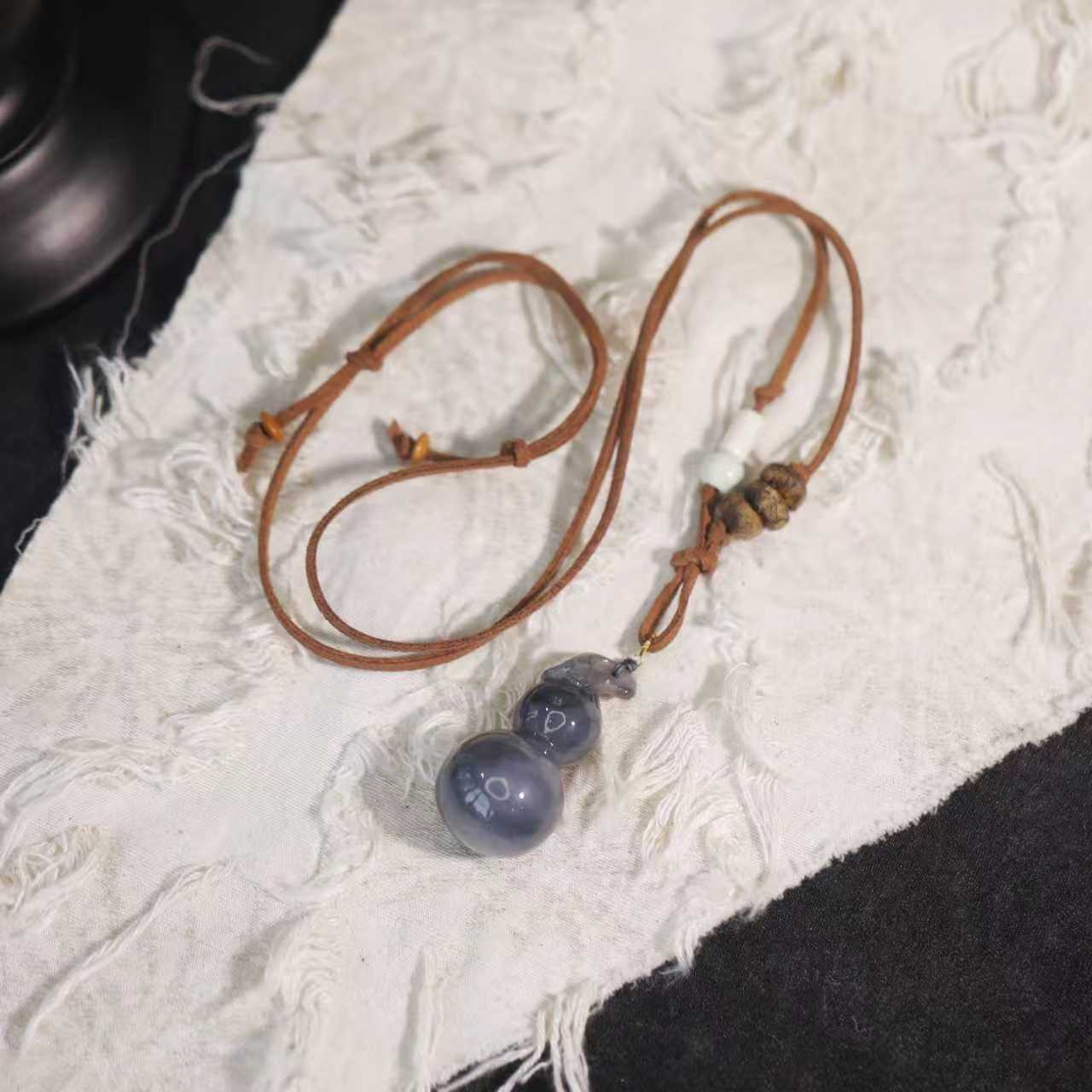 麦麦【允晚】天然和田玉青花葫芦+18K 吊坠 多样性发一