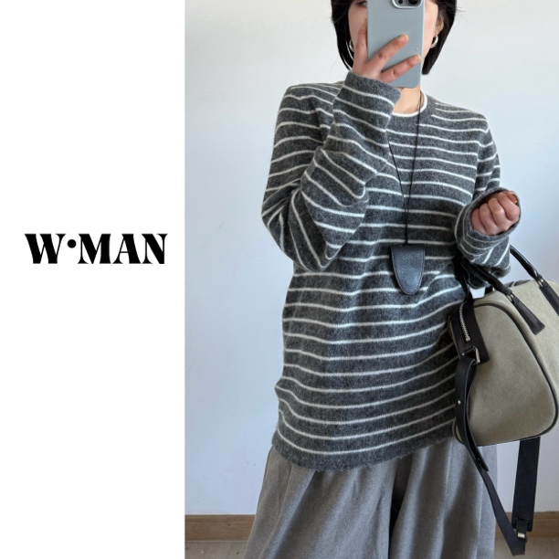W·MAN“慵懒感”羊驼毛条纹柔糯舒适经典圆领针织衫