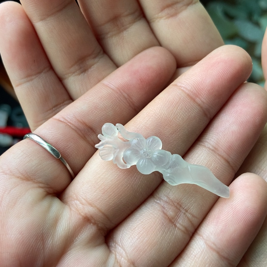 定制翡翠未镶嵌梅花