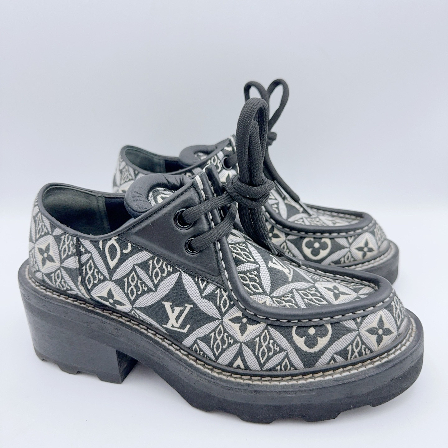 95新 LouisVuitton/路易威登 36.5码/1854满印乐福鞋/01975