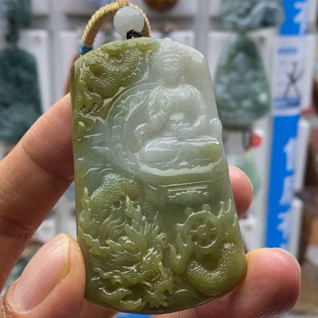 翡翠颈饰未镶嵌观音