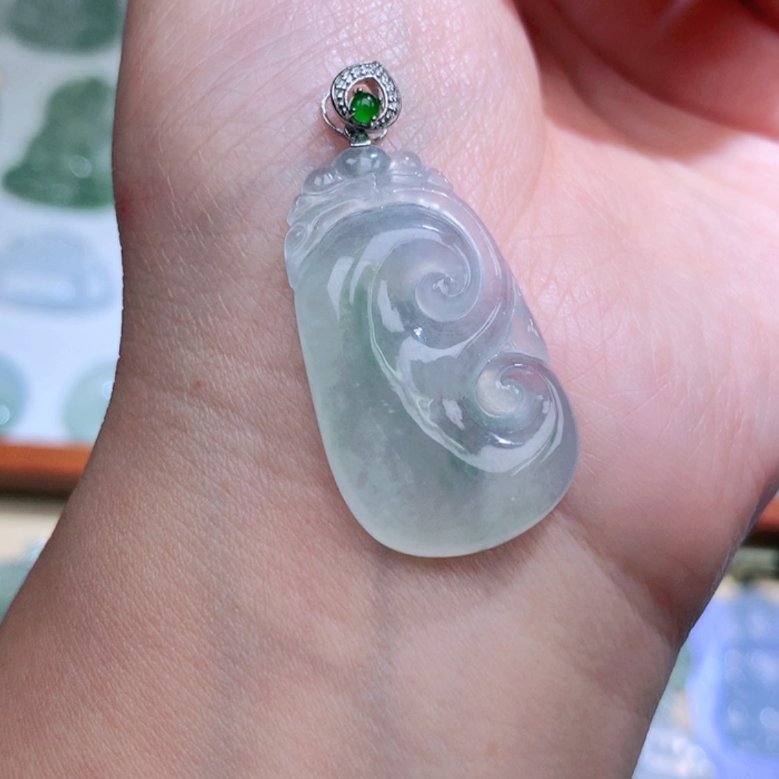 【闪购商品】翡翠颈饰18K金镶嵌如意