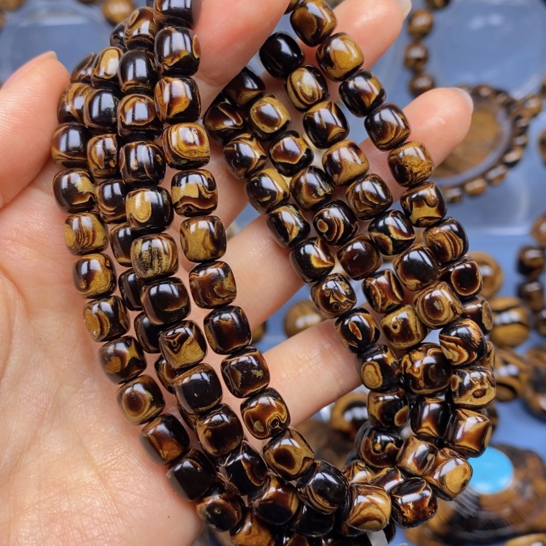 香榧木妞*血柳镇店08