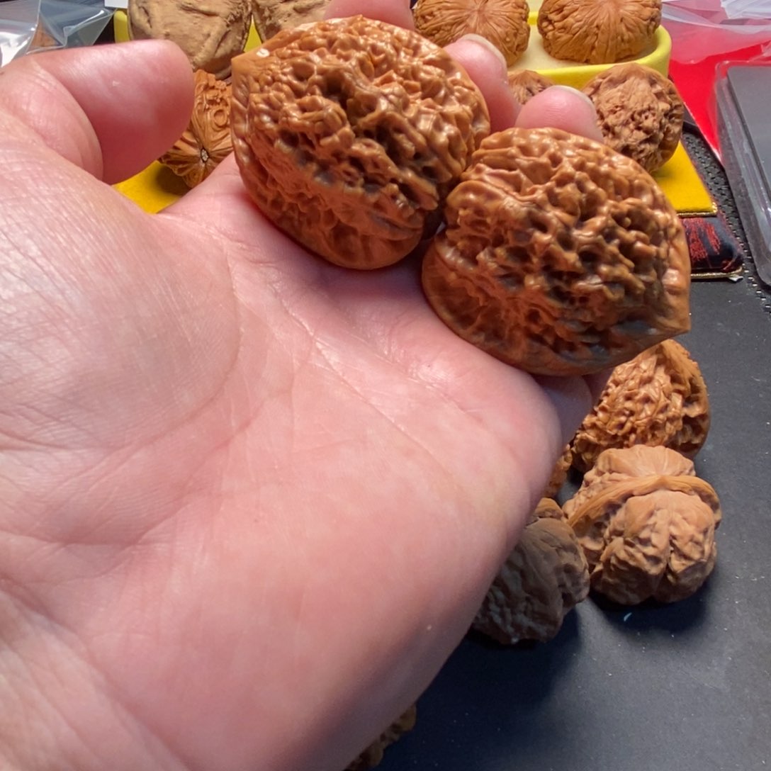 桃核把件高庄无药官帽