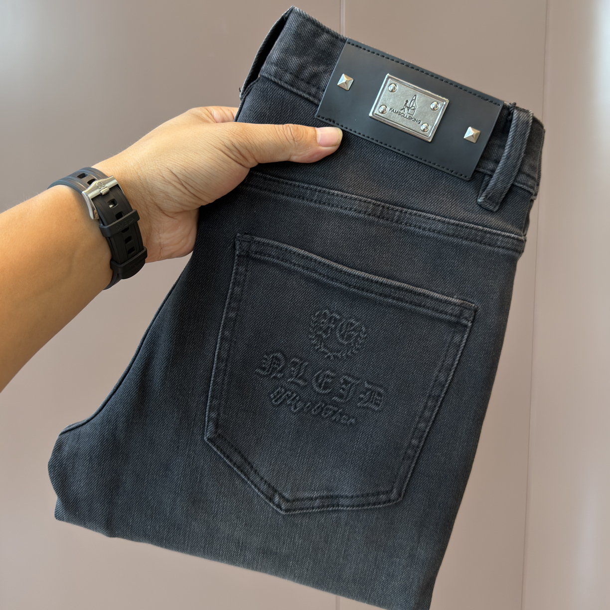 高端轻奢秋季新款男士牛仔裤立体压花弹力修身小脚百搭裤子尼呐灰