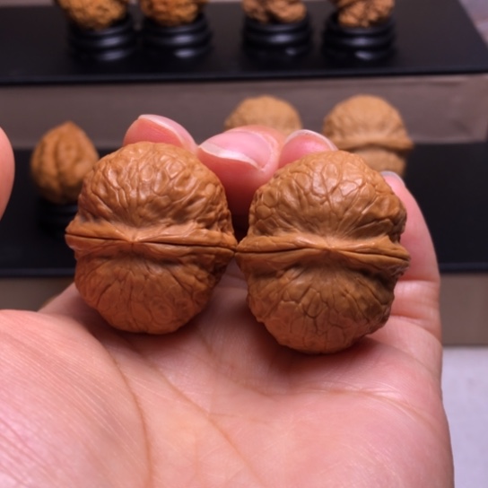 文玩核桃把件粗筋钢炮23