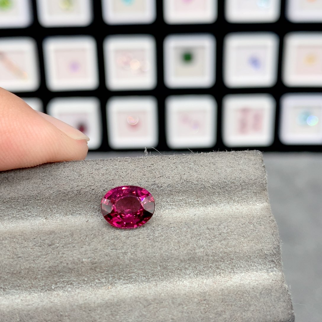 石榴石裸石未镶嵌2.18克拉