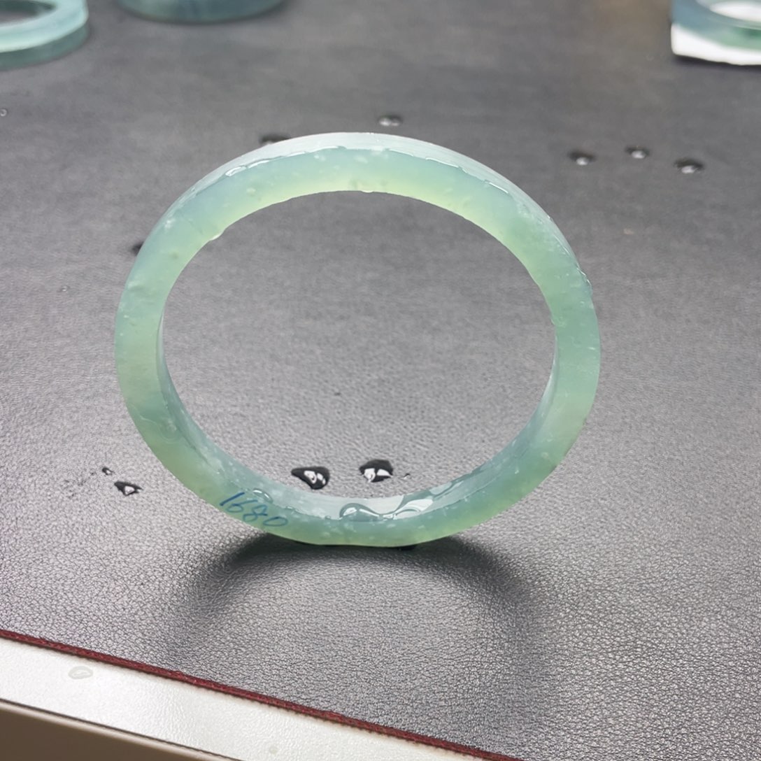 定制翡翠65-66圈冰蓝未镶嵌