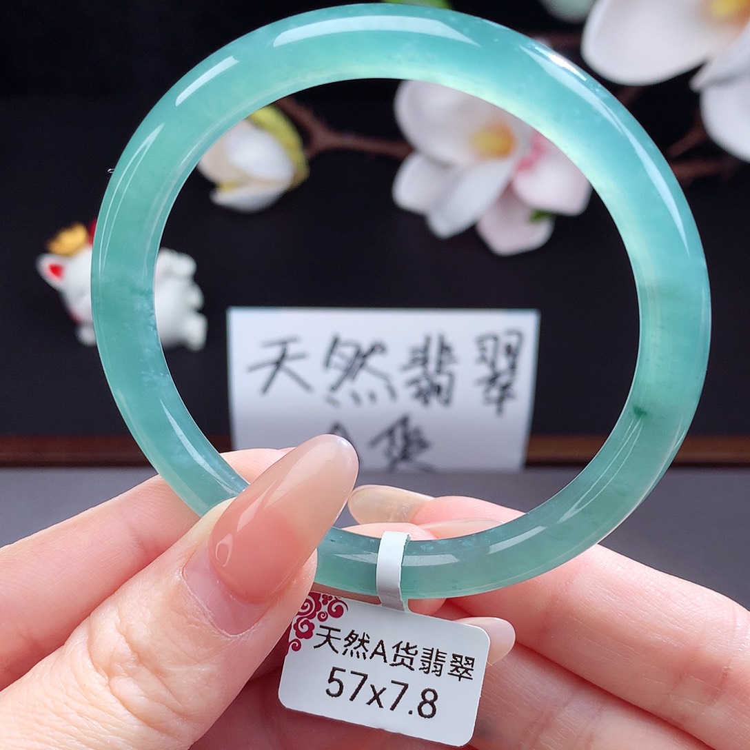 翡翠手镯（圆镯）未镶嵌