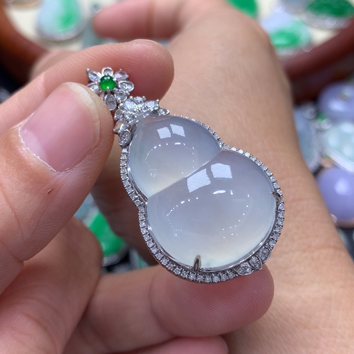 翡翠吊坠(不含链)18K金镶嵌