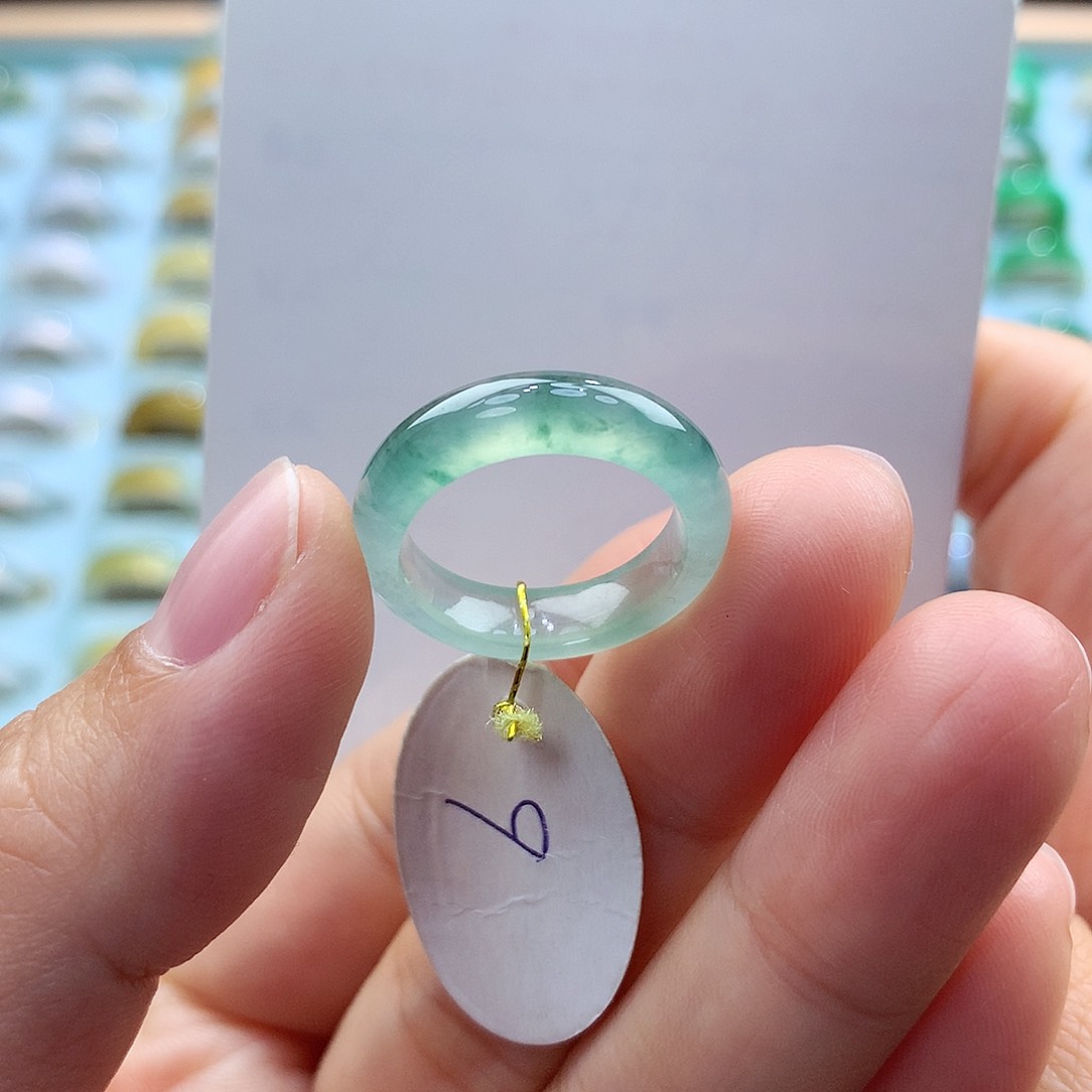 翡翠戒指未镶嵌9圈