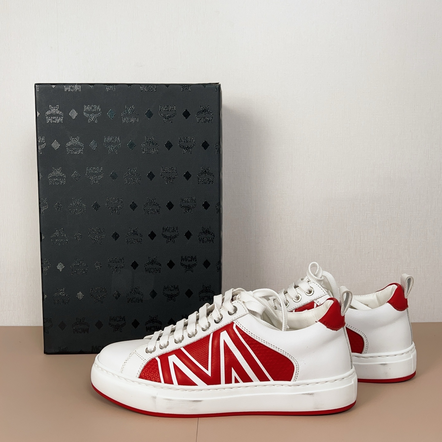 95新 MCM mcm平底鞋36码cj7102