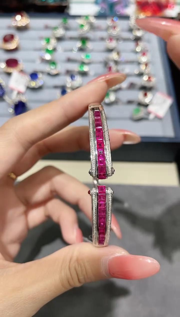 18K金镶嵌天然红宝石手镯