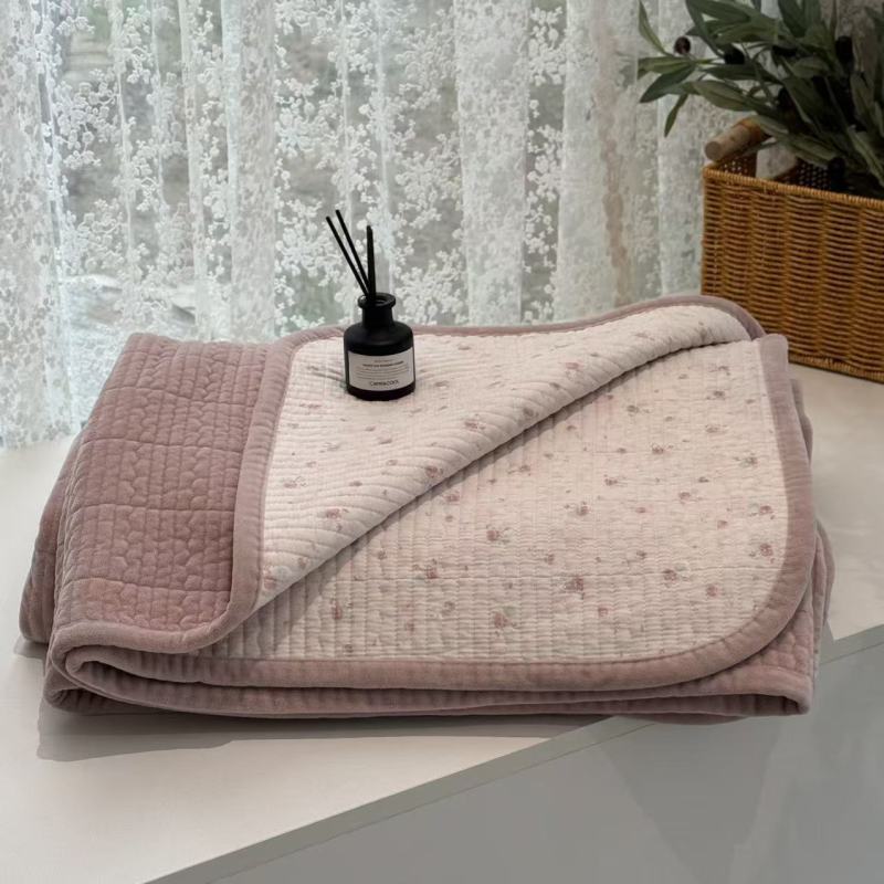 一面棉  一面绒  两面可用 单件床盖 可机洗