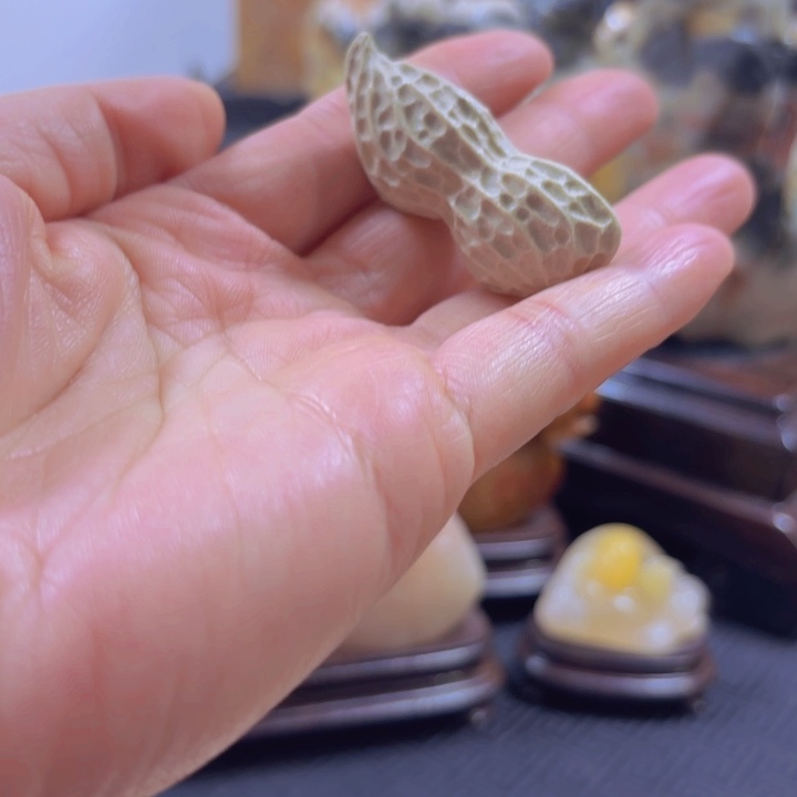寿山石花生小小件