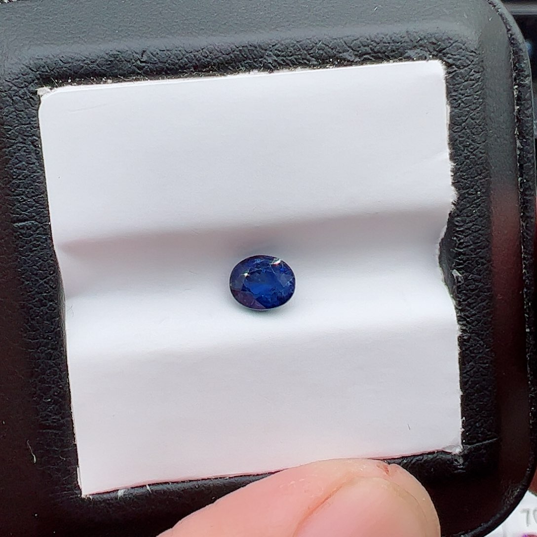 蓝宝石裸石未镶嵌0.83克拉裸石