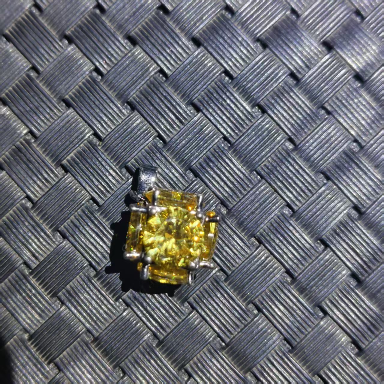 【南非定制】经典高级轻奢大气百搭吊坠  xb129602