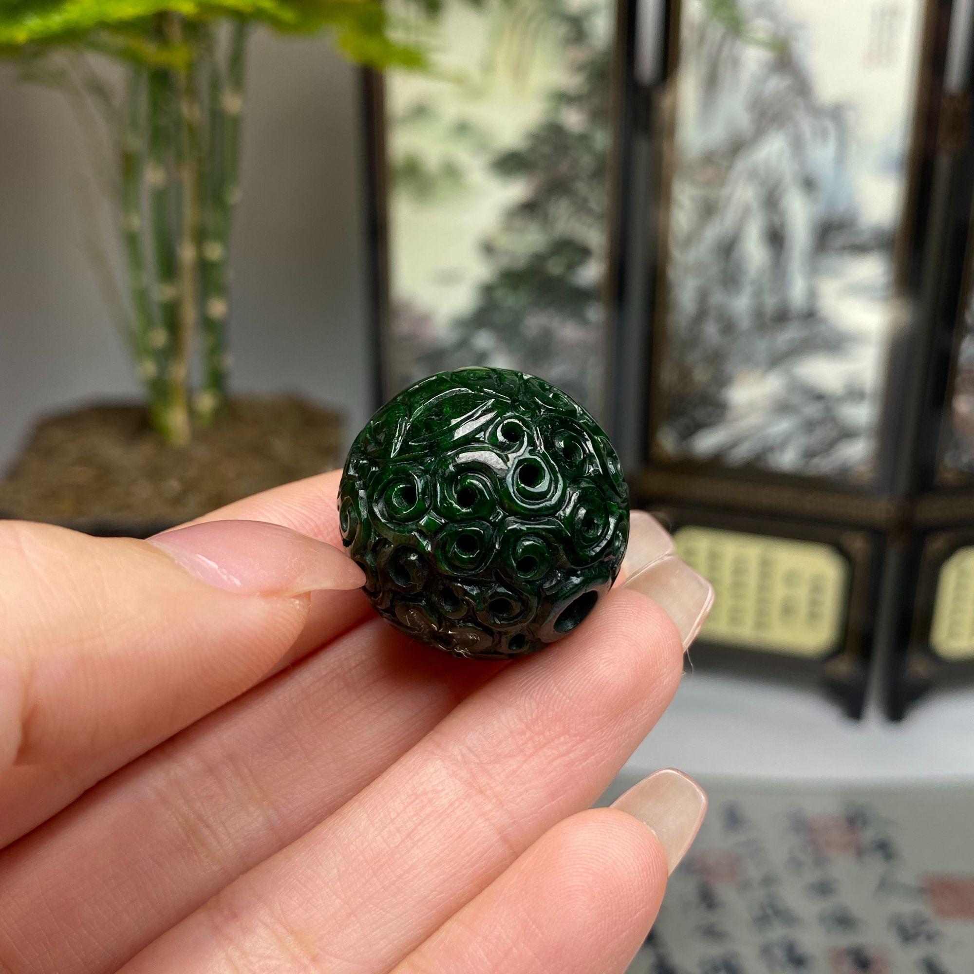 122305F 25.5老料满绿辣色雕花镂空圆珠朝珠 天然翡翠A货