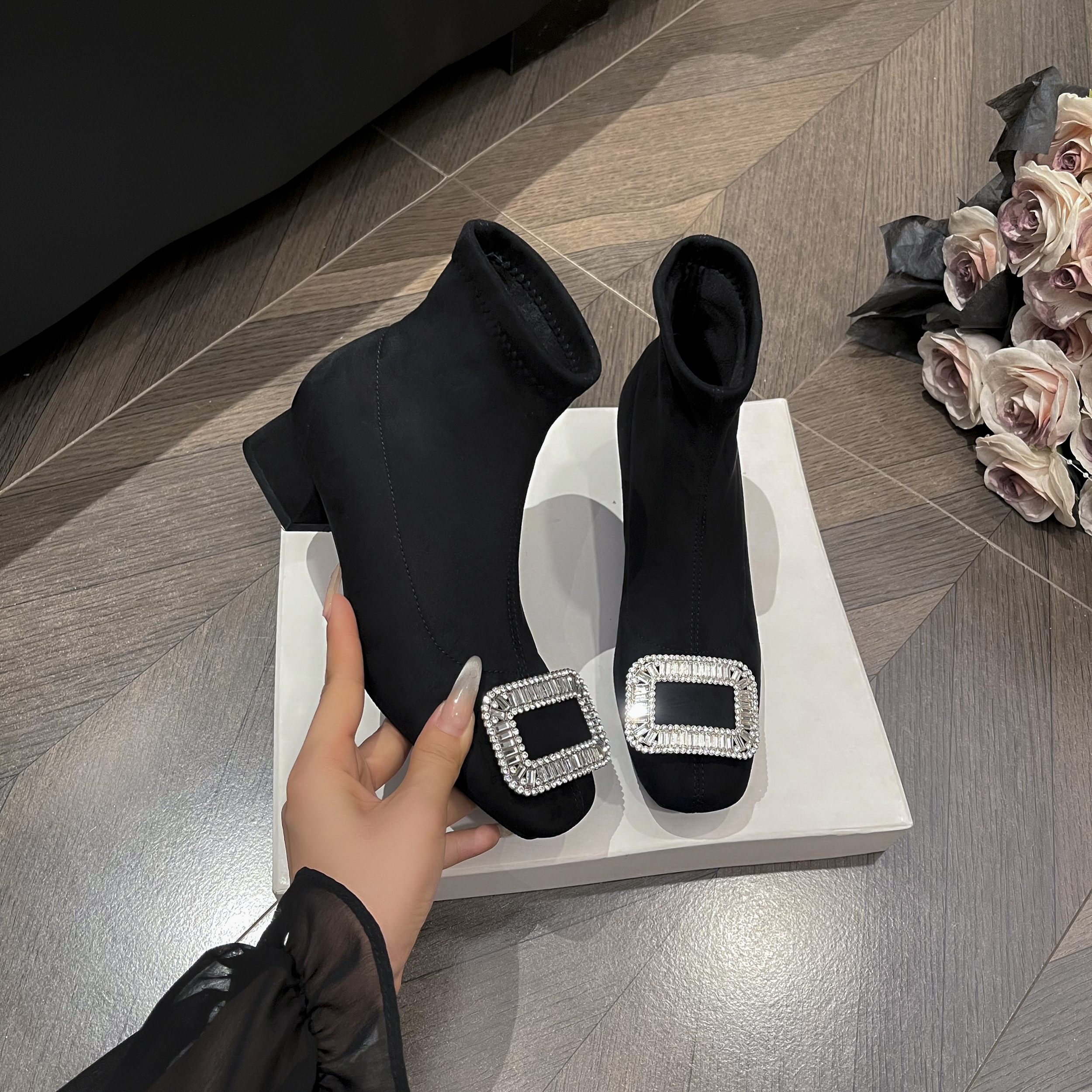 新款方头袜靴秋冬鞋百搭透气时尚休闲瘦瘦靴方钻法式冬季黑色秋冬